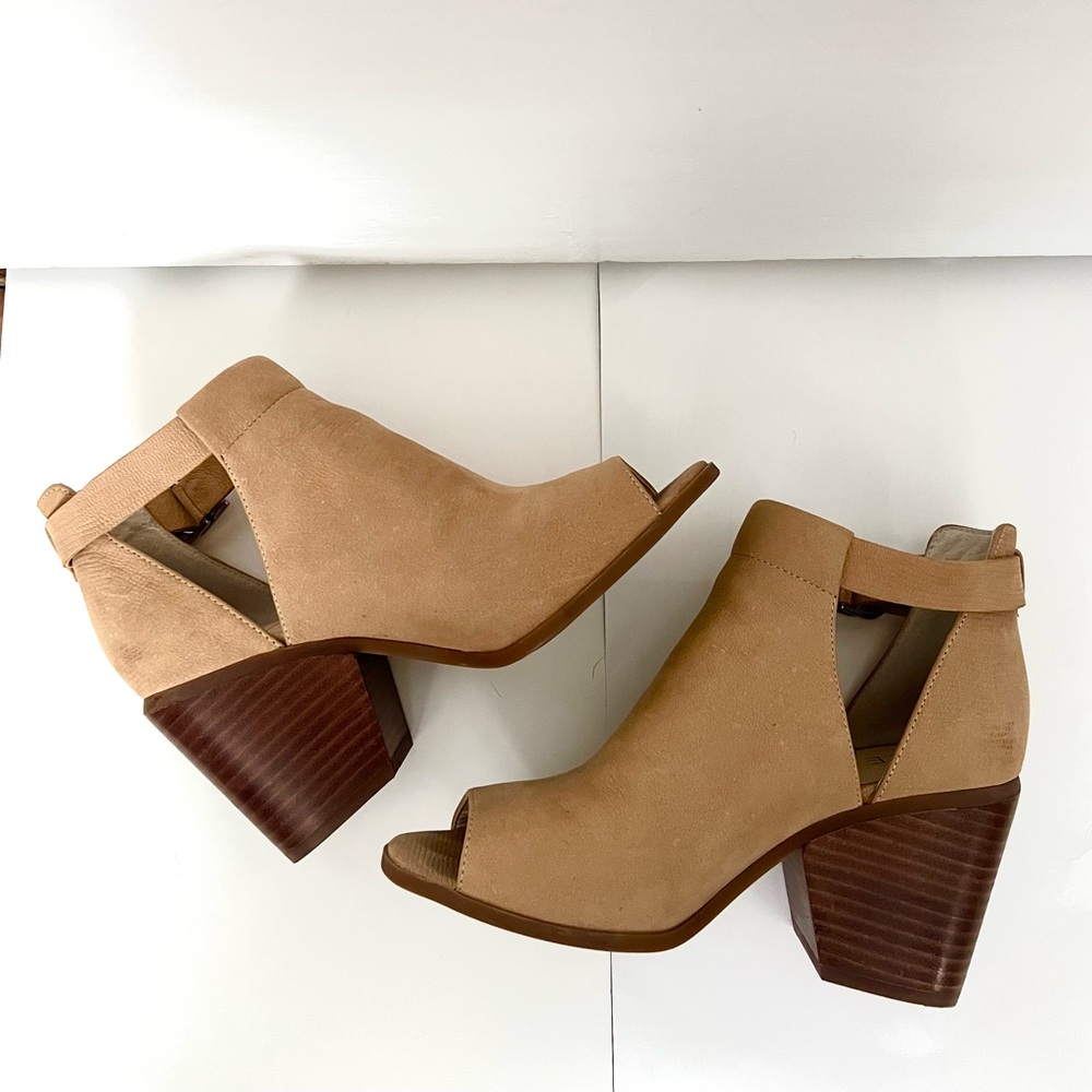Heels- 7.5 - Picture 8 of 10